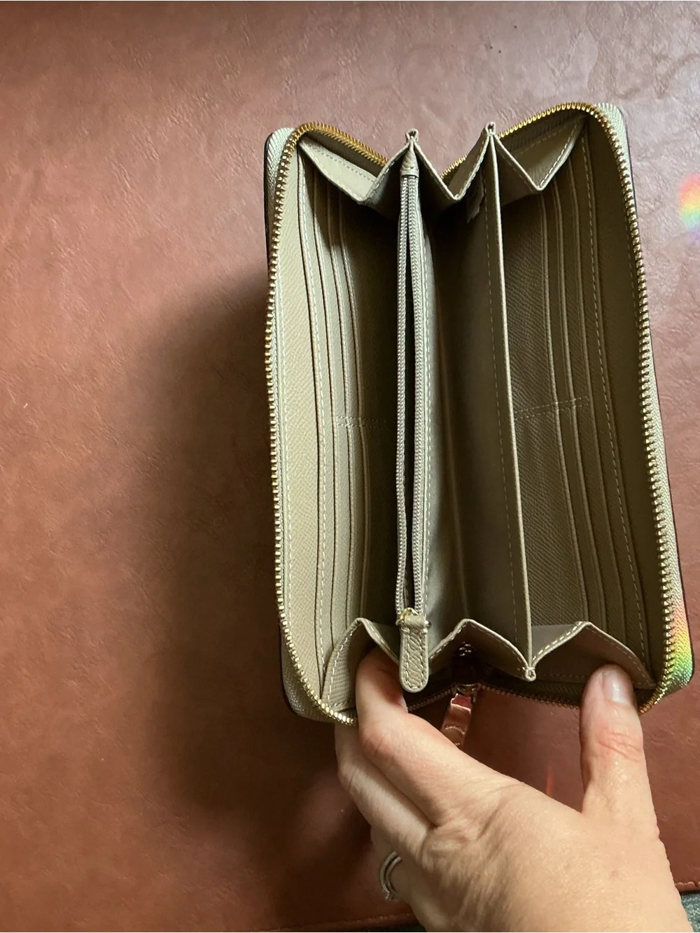 Coach Signature Embossed Leather Accordion Zip Wallet Taupe Gold EUC